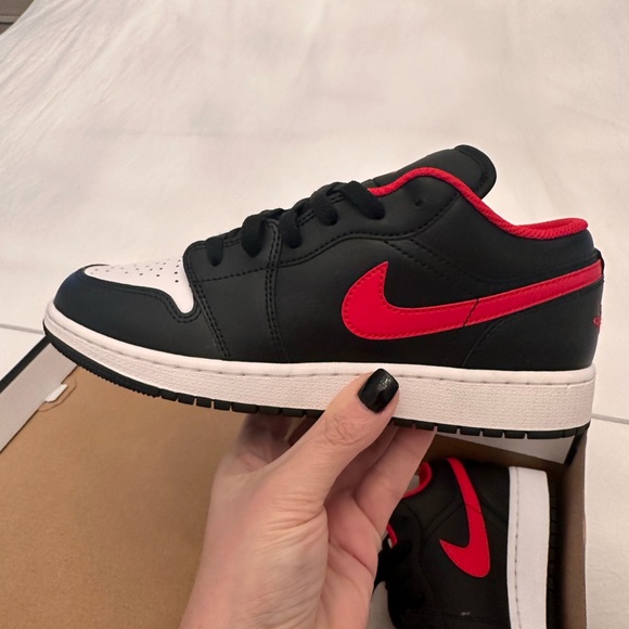 NEW w/ Box! Big Kids Air Jordan 1 Low Black, White & Red Sneakers - Picture 6 of 8